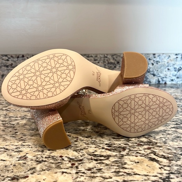 Jewel Badgley Mischka Rhinestone Glitter Heels - Picture 14 of 14